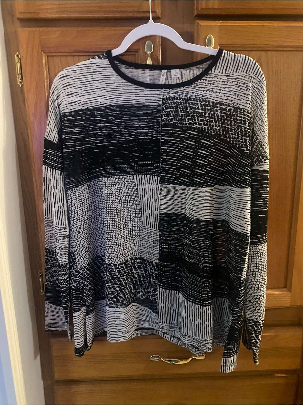 Cato Black & White Patterned Crewneck Top
